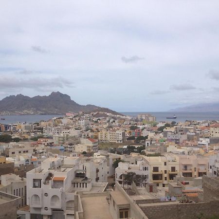 Bed and Breakfast Residencial Monte Cara Mindelo Esterno foto