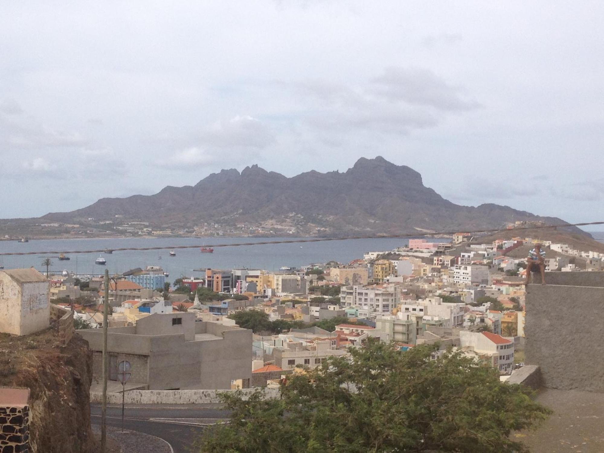 Bed and Breakfast Residencial Monte Cara Mindelo Esterno foto