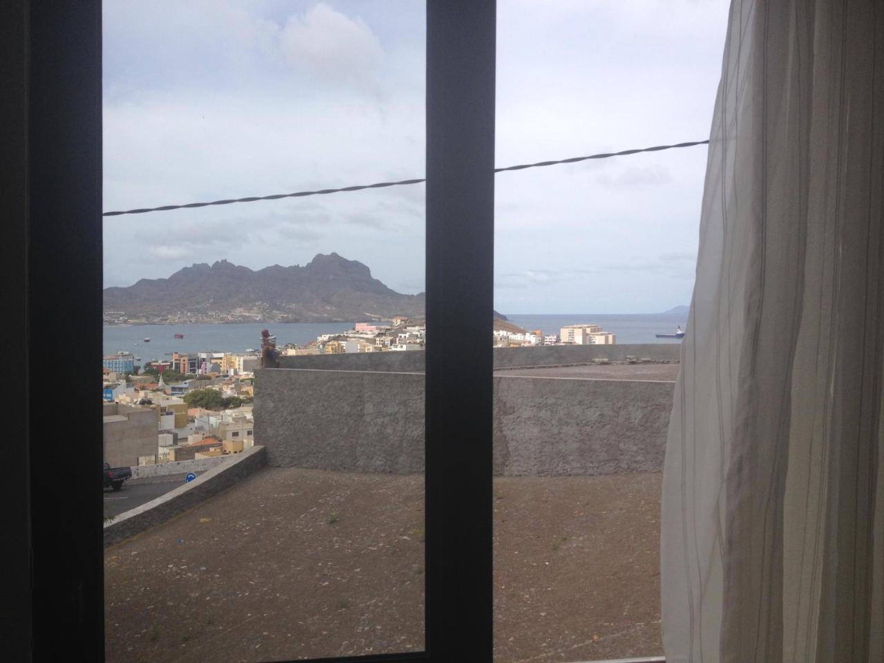 Bed and Breakfast Residencial Monte Cara Mindelo Esterno foto